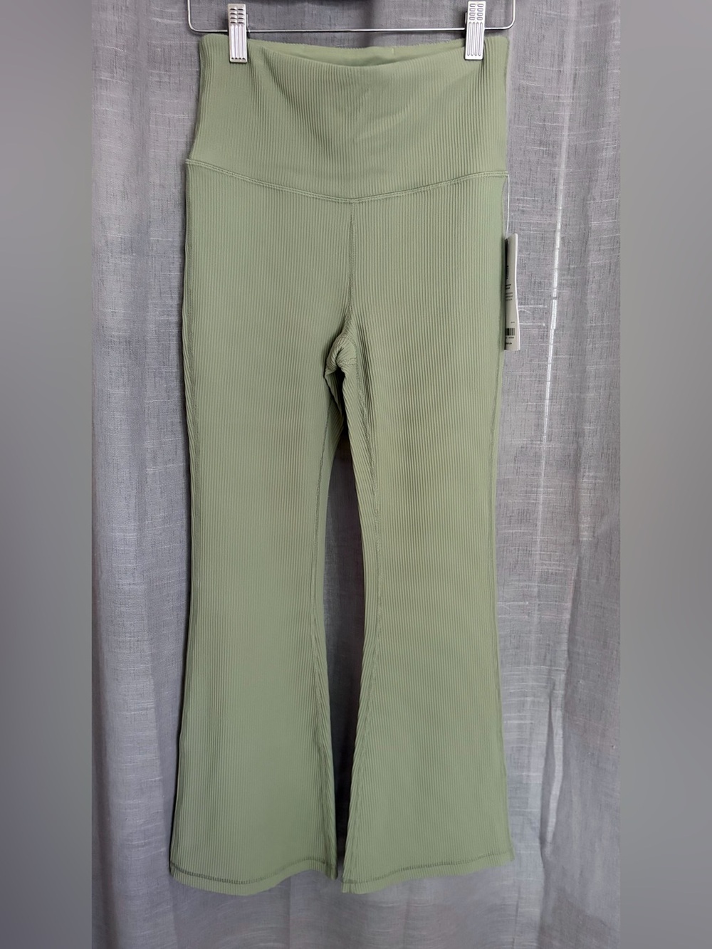 Athleta Elation Rib Crop Flare NWT Small, Eucalyptus Green